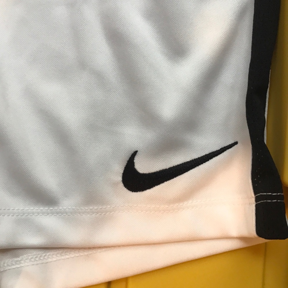 Nike- Youth Unisex Size Large Shorts - Picture 5 of 8